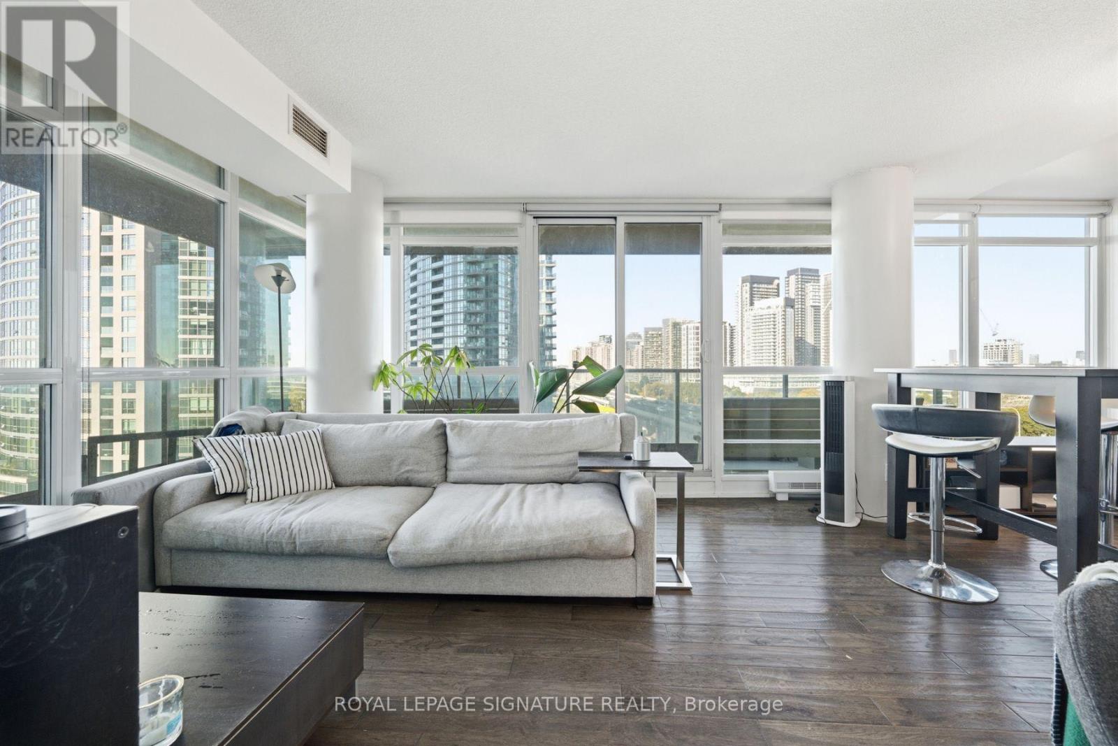 1359 - 209 FORT YORK BOULEVARD, Toronto, Ontario