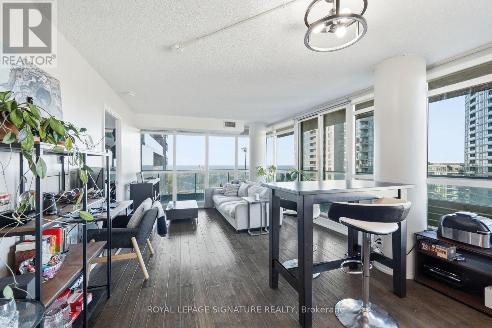 1359 - 209 Fort York Boulevard, Toronto, Ontario  M5V 4A1 - Photo 4 - C14118566