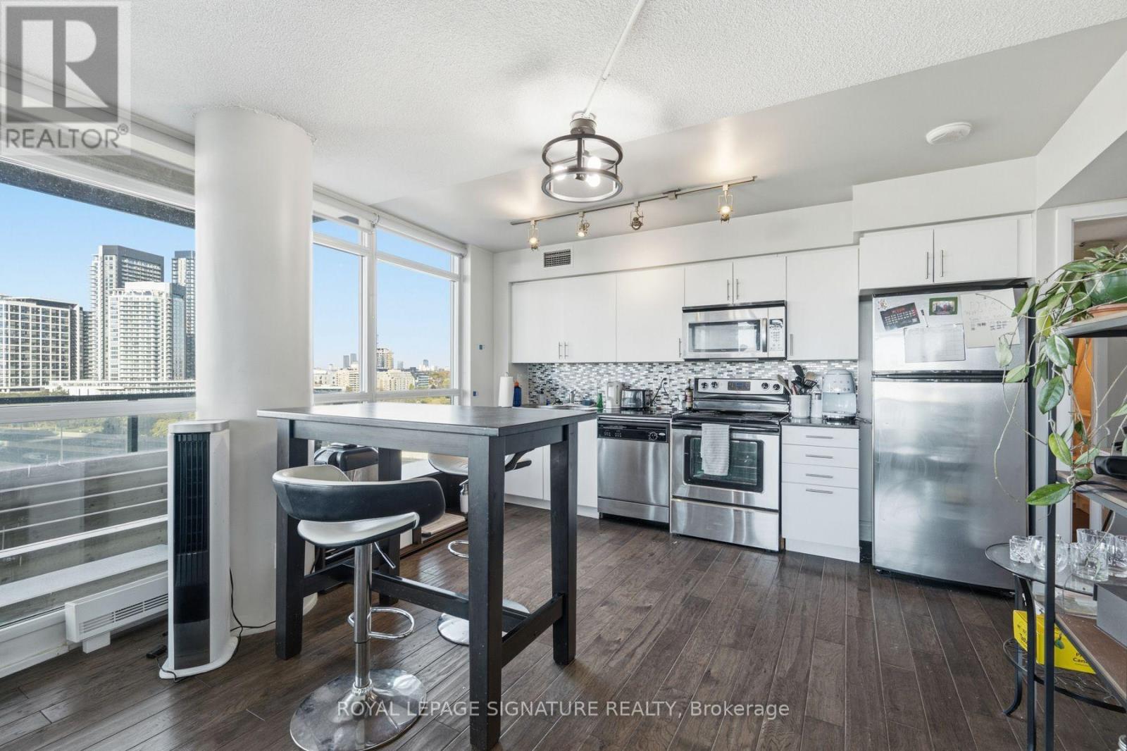 1359 - 209 Fort York Boulevard, Toronto, Ontario  M5V 4A1 - Photo 9 - C14118566