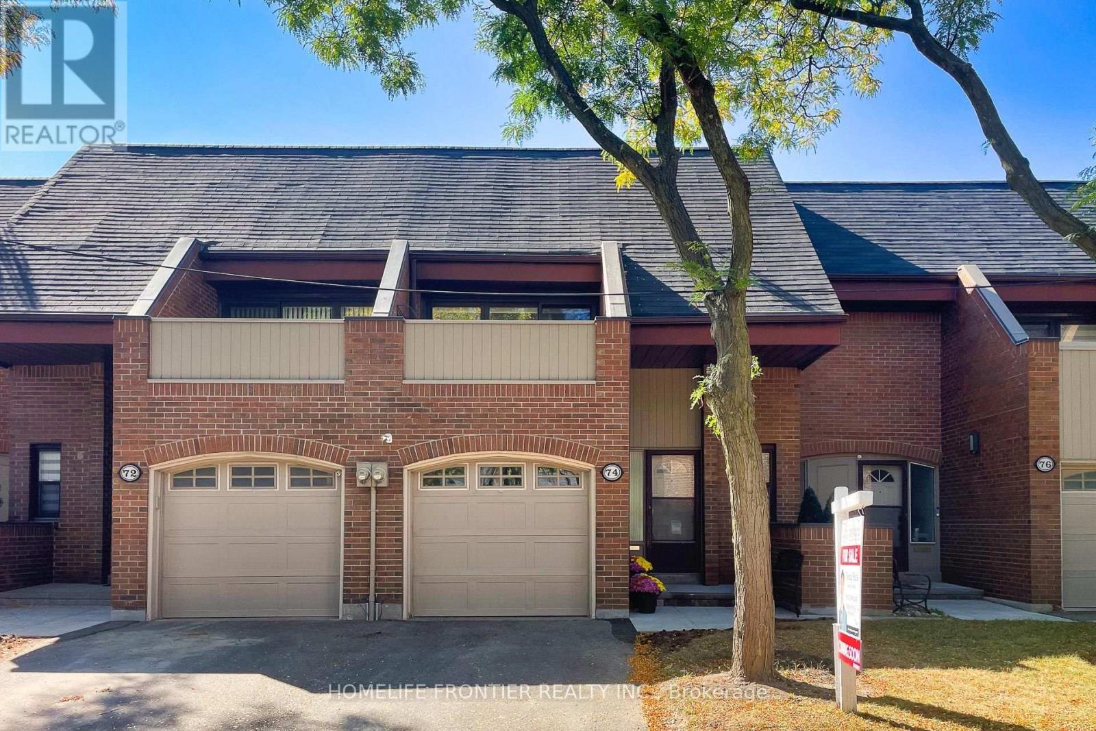 74 FLAMING ROSEWAY, Toronto, Ontario