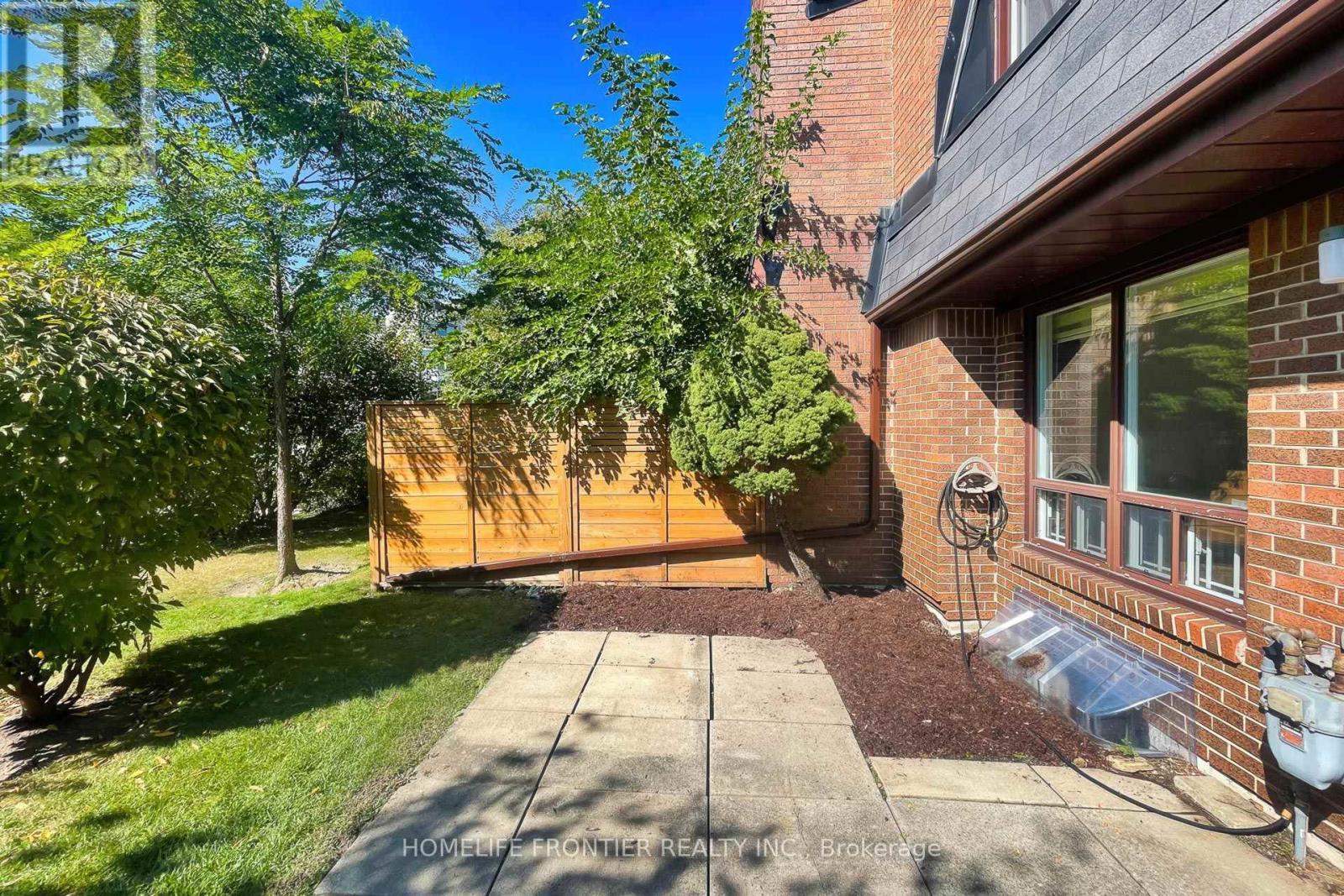 74 Flaming Roseway, Toronto, Ontario  M2N 5W8 - Photo 26 - C14118580