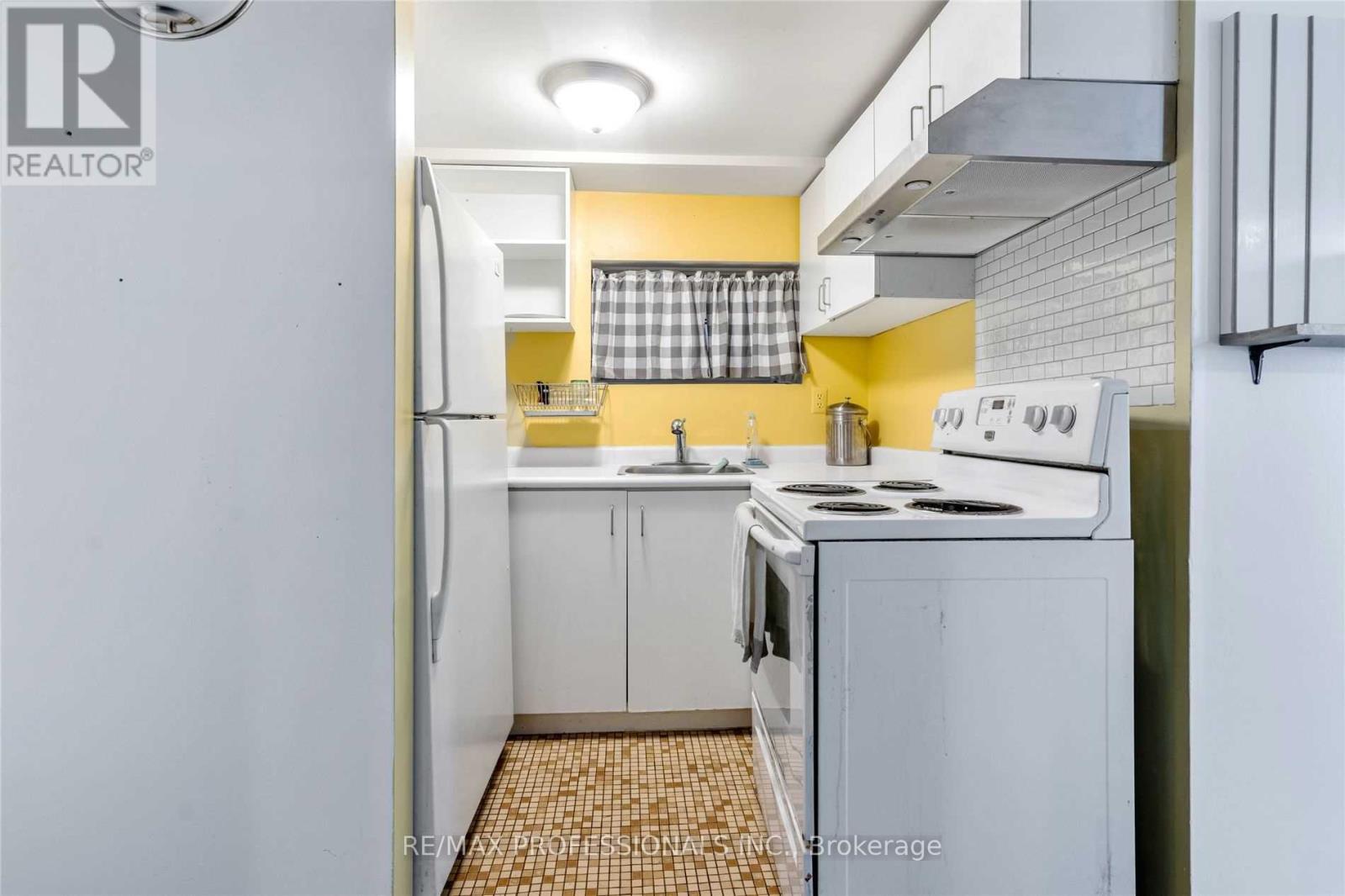 1 - 39 Albemarle Avenue, Toronto, Ontario  M4K 1H6 - Photo 4 - E14118588
