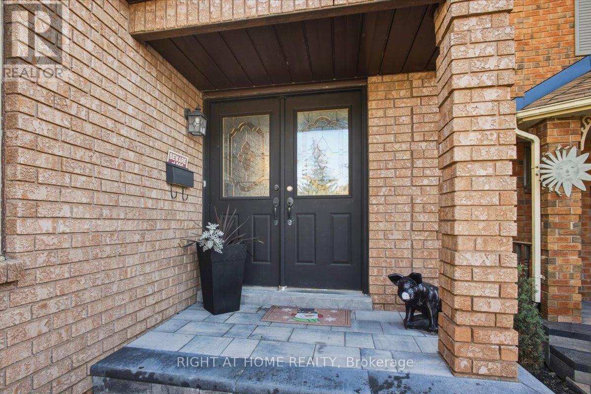 31 Sunbird Boulevard, Georgina, Ontario  L4P 3R9 - Photo 2 - N14118462