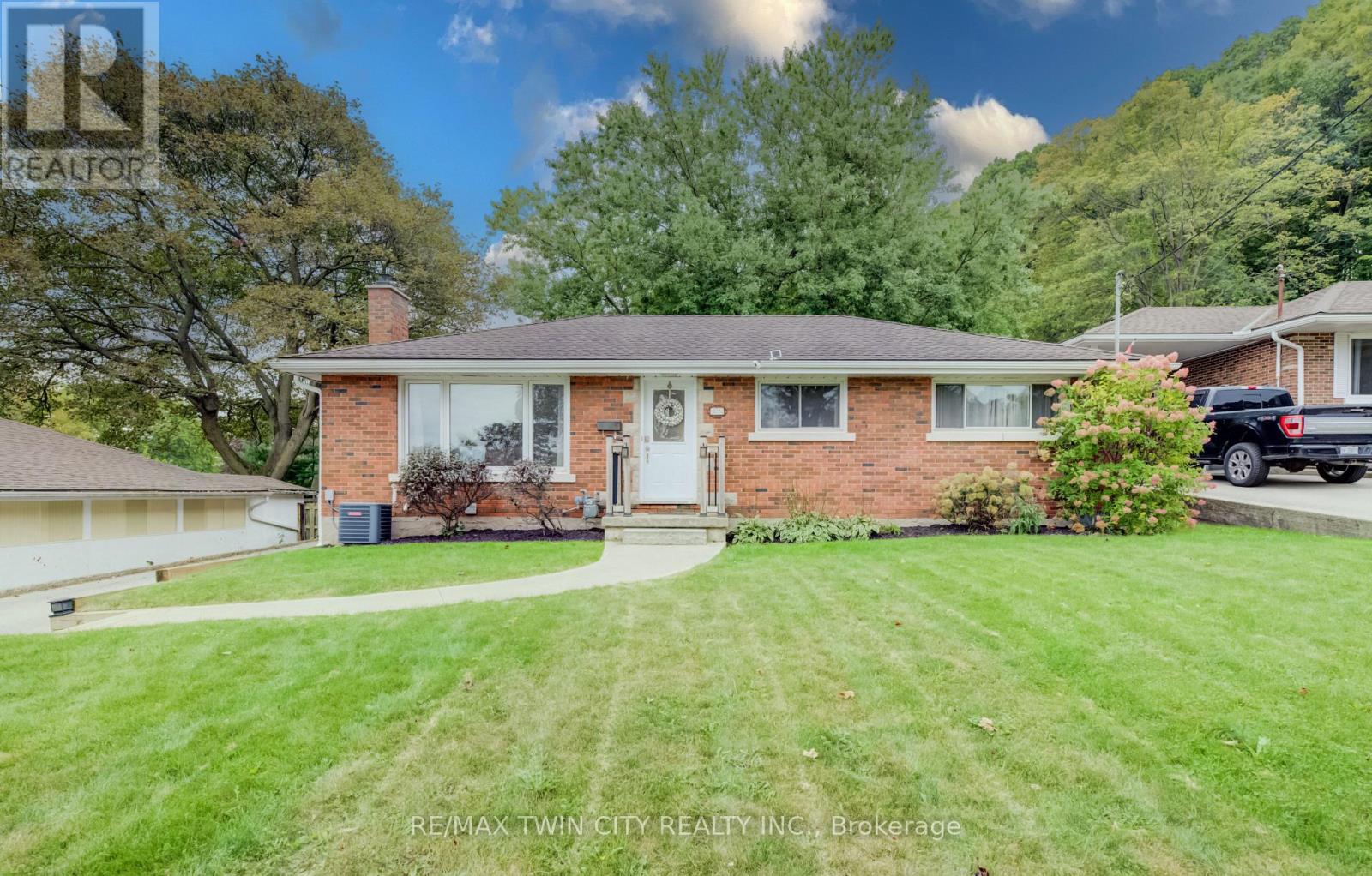 25 Culham Drive, Cambridge, Ontario  N1S 2G7 - Photo 2 - X14118490