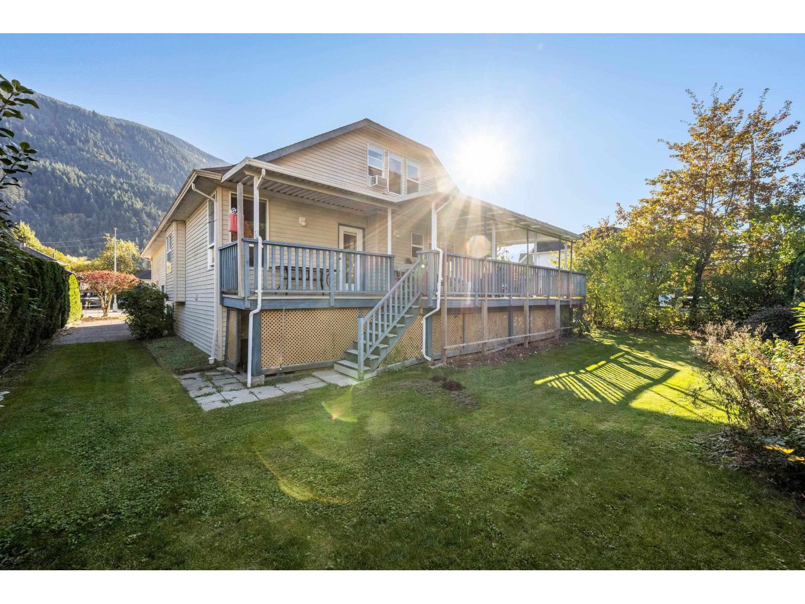 406 MIAMI RIVER DRIVE|Harrison Hot Springs