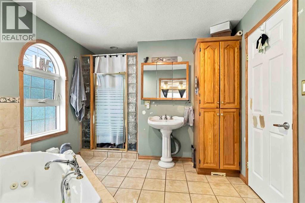 186 Clenell Crescent