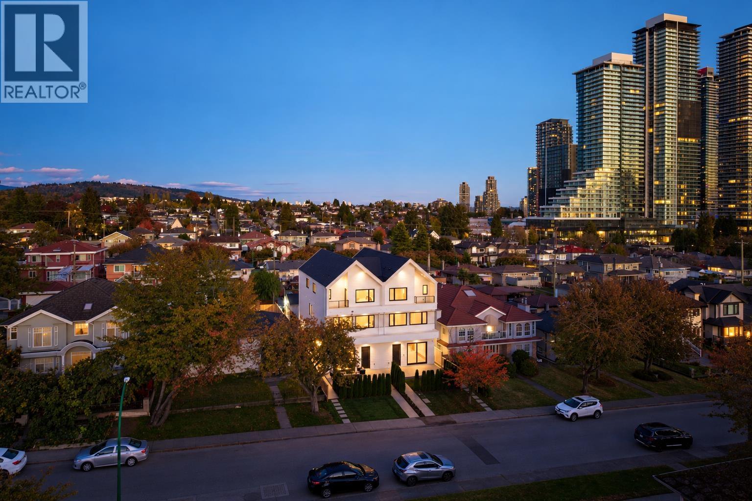 2 1458 ROSSER AVENUE, Burnaby, British Columbia