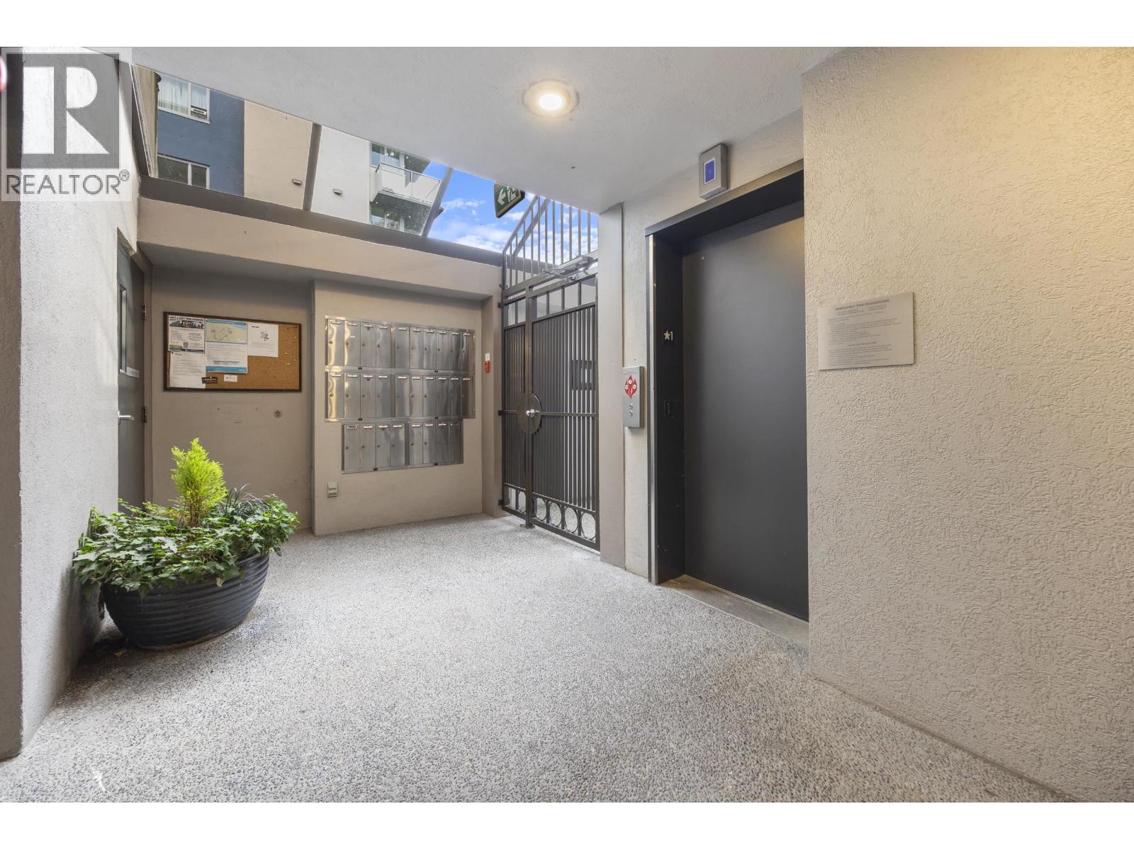 304 1230 Comox Street, Vancouver, British Columbia  V6E 1K7 - Photo 3 - R3178461