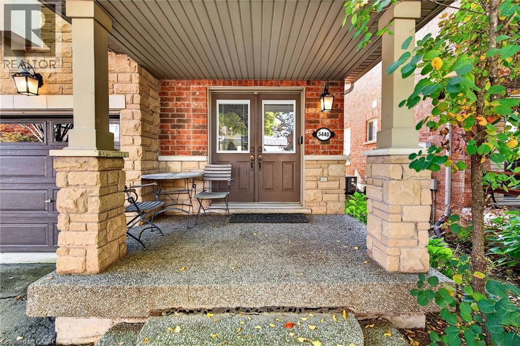 5440 Kindos Street, Burlington, Ontario  L7L 7M9 - Photo 3 - 40873947