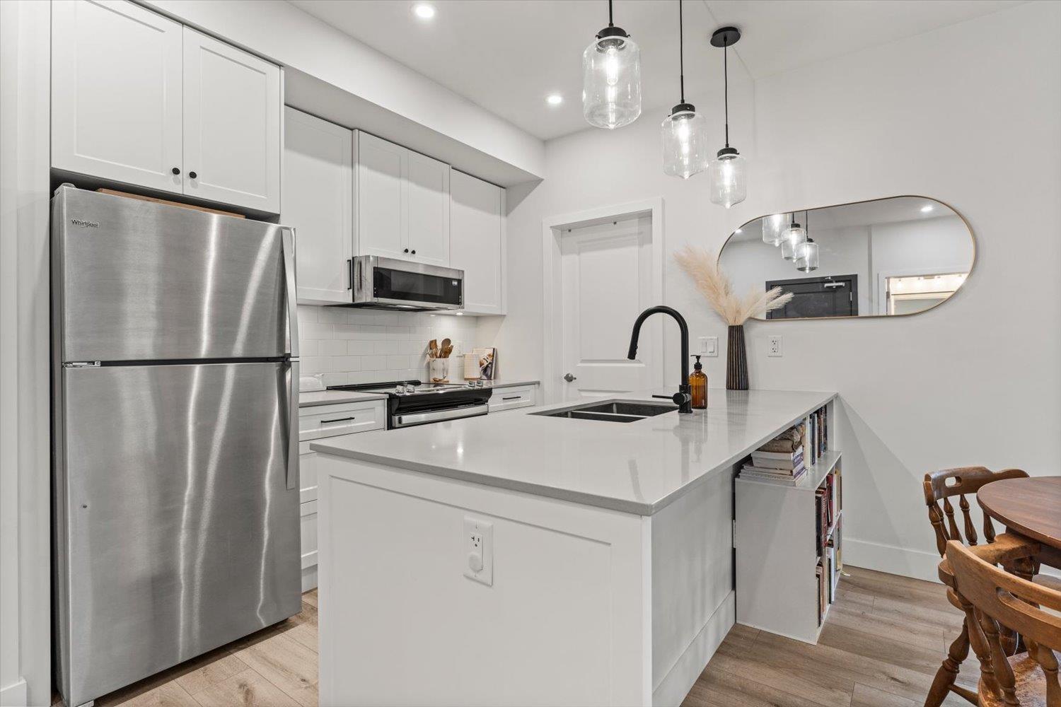 104 6045 CHILLIWACK RIVER ROAD|Sardis South