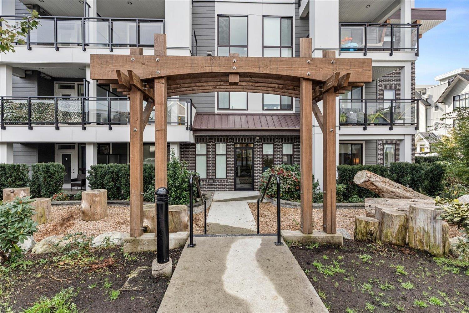 104 6045 CHILLIWACK RIVER ROAD|Sardis South
