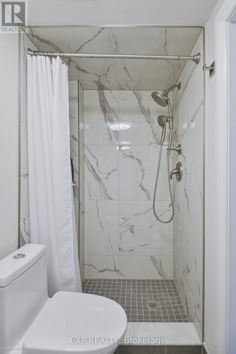 6 Louise Avenue, Toronto, Ontario  M6C 1E4 - Photo 30 - C14118602
