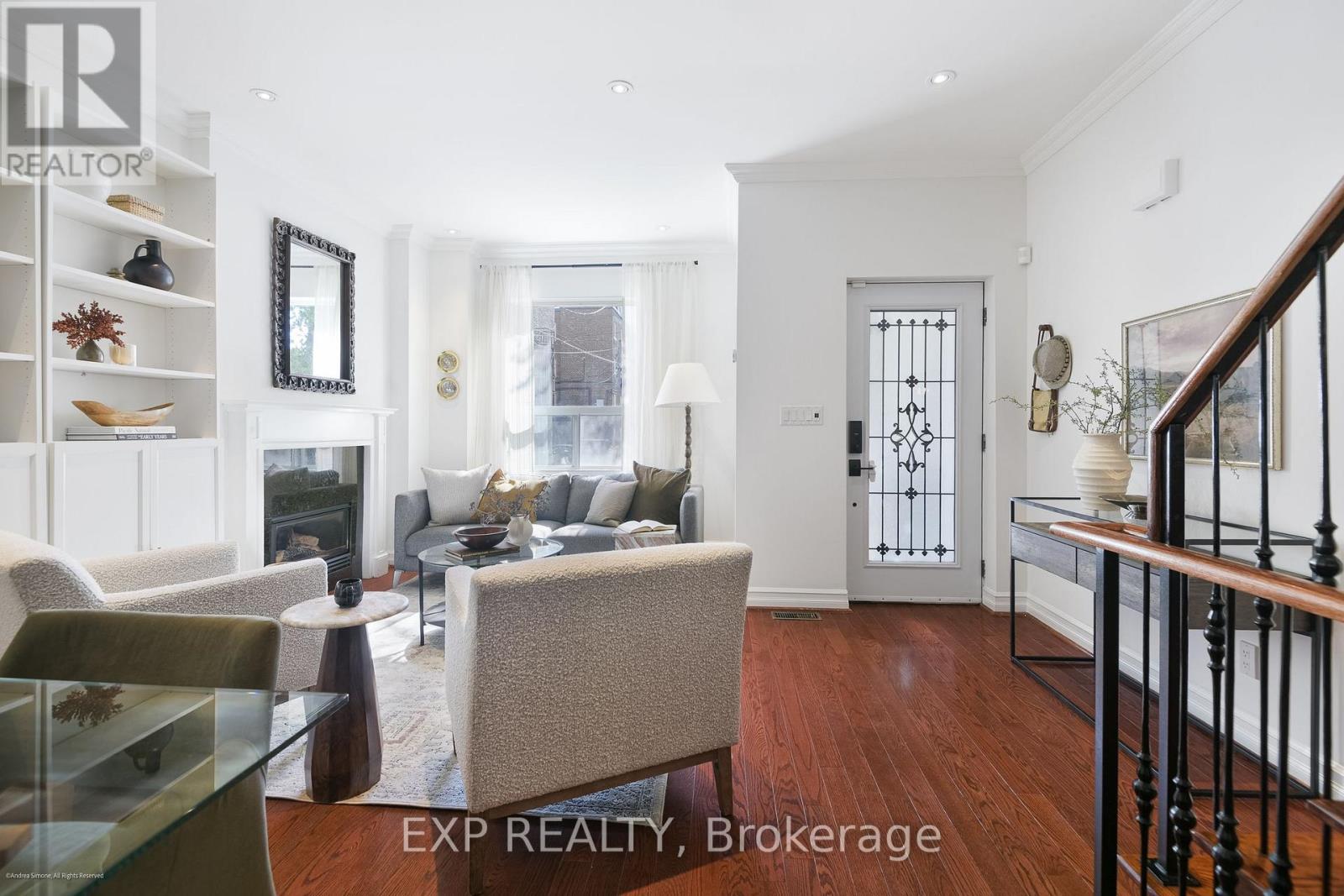6 Louise Avenue, Toronto, Ontario  M6C 1E4 - Photo 7 - C14118602