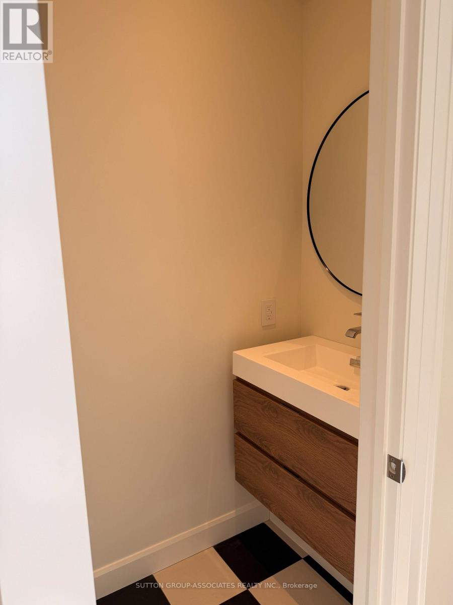 Laneway Unit - 29 Earnscliffe Road, Toronto, Ontario  M6E 1J4 - Photo 11 - C14118616