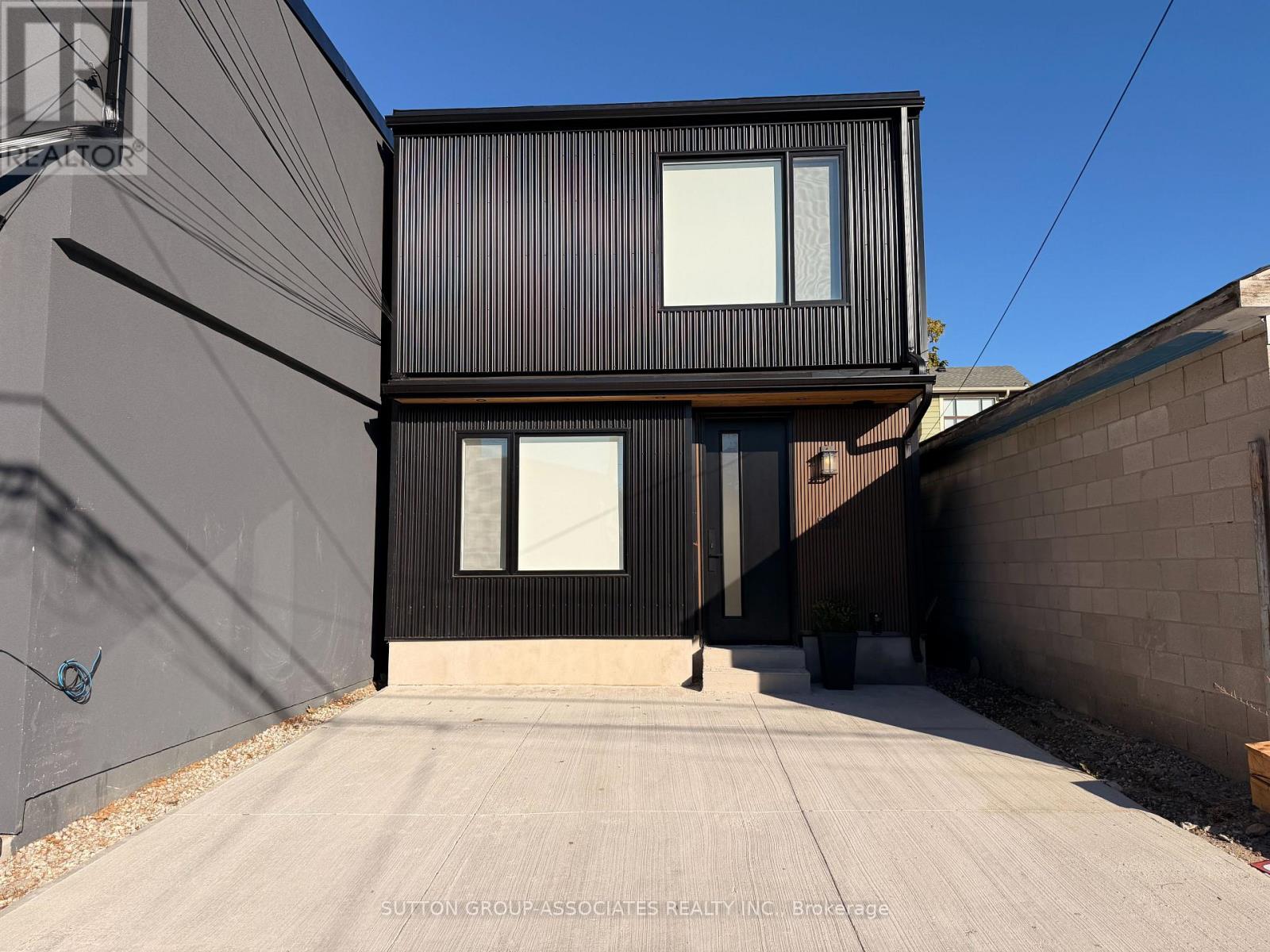 Laneway Unit - 29 Earnscliffe Road, Toronto, Ontario  M6E 1J4 - Photo 2 - C14118616