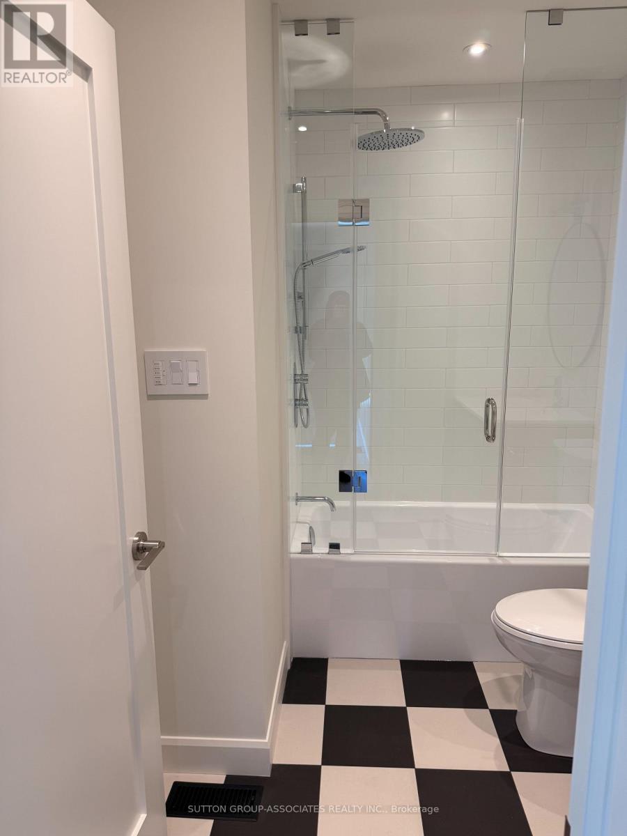 Laneway Unit - 29 Earnscliffe Road, Toronto, Ontario  M6E 1J4 - Photo 23 - C14118616