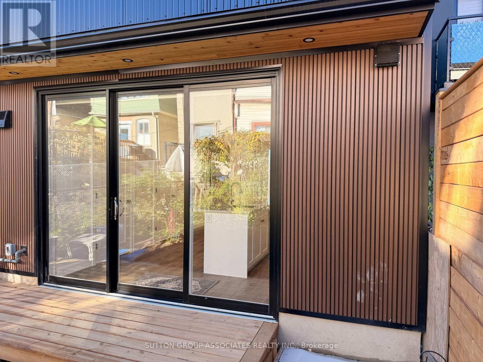 Laneway Unit - 29 Earnscliffe Road, Toronto, Ontario  M6E 1J4 - Photo 25 - C14118616