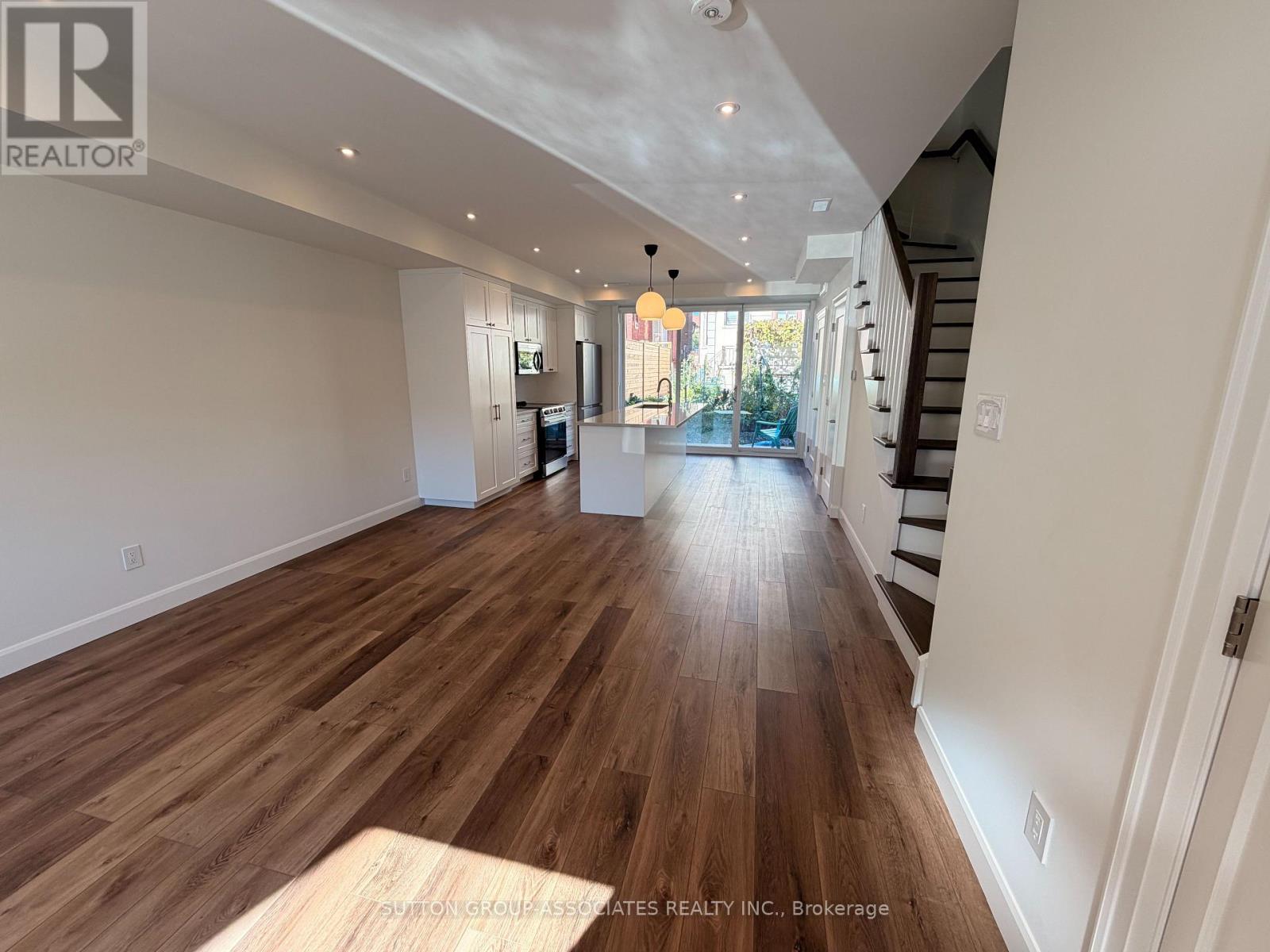 Laneway Unit - 29 Earnscliffe Road, Toronto, Ontario  M6E 1J4 - Photo 4 - C14118616