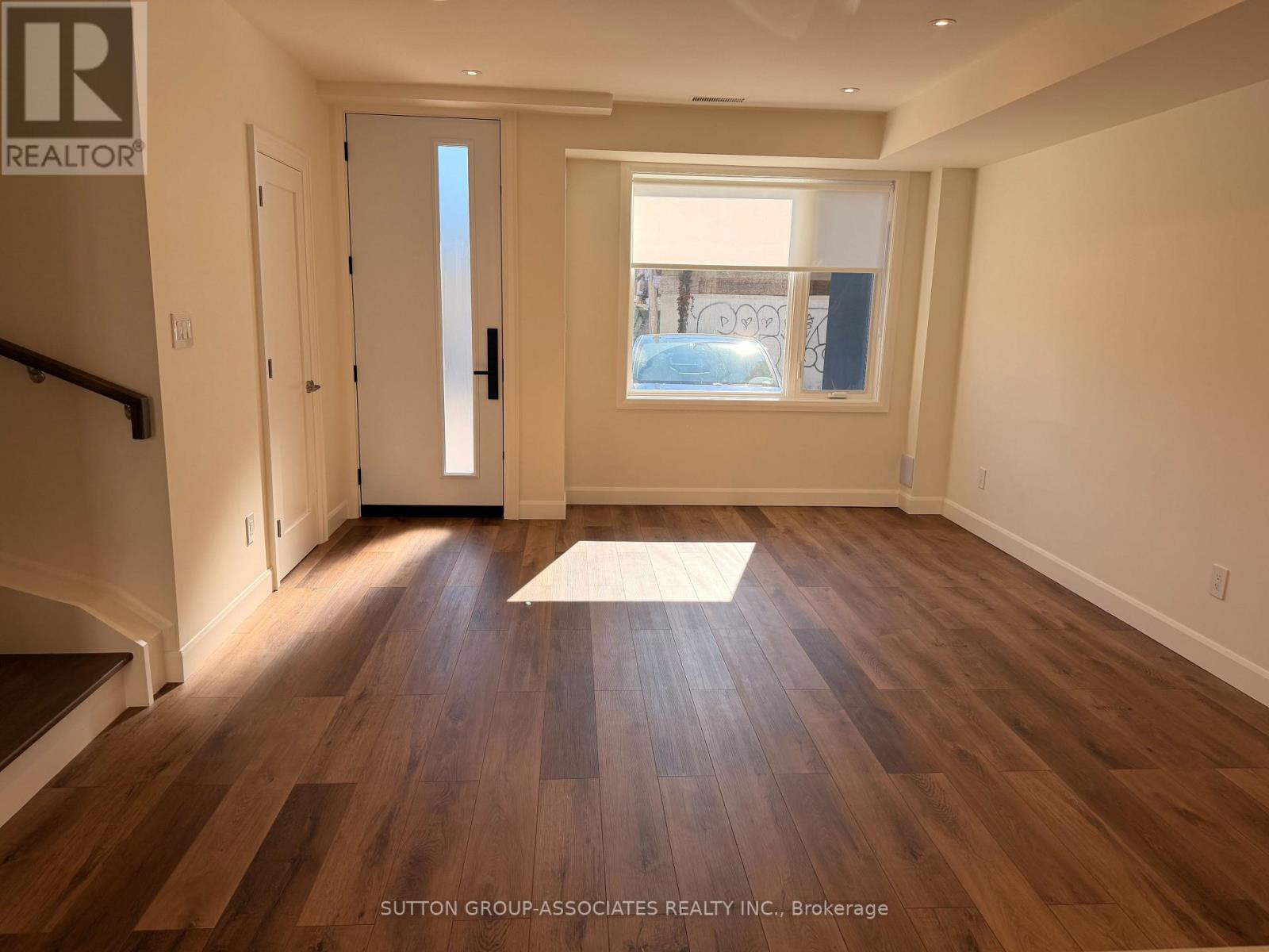 Laneway Unit - 29 Earnscliffe Road, Toronto, Ontario  M6E 1J4 - Photo 6 - C14118616