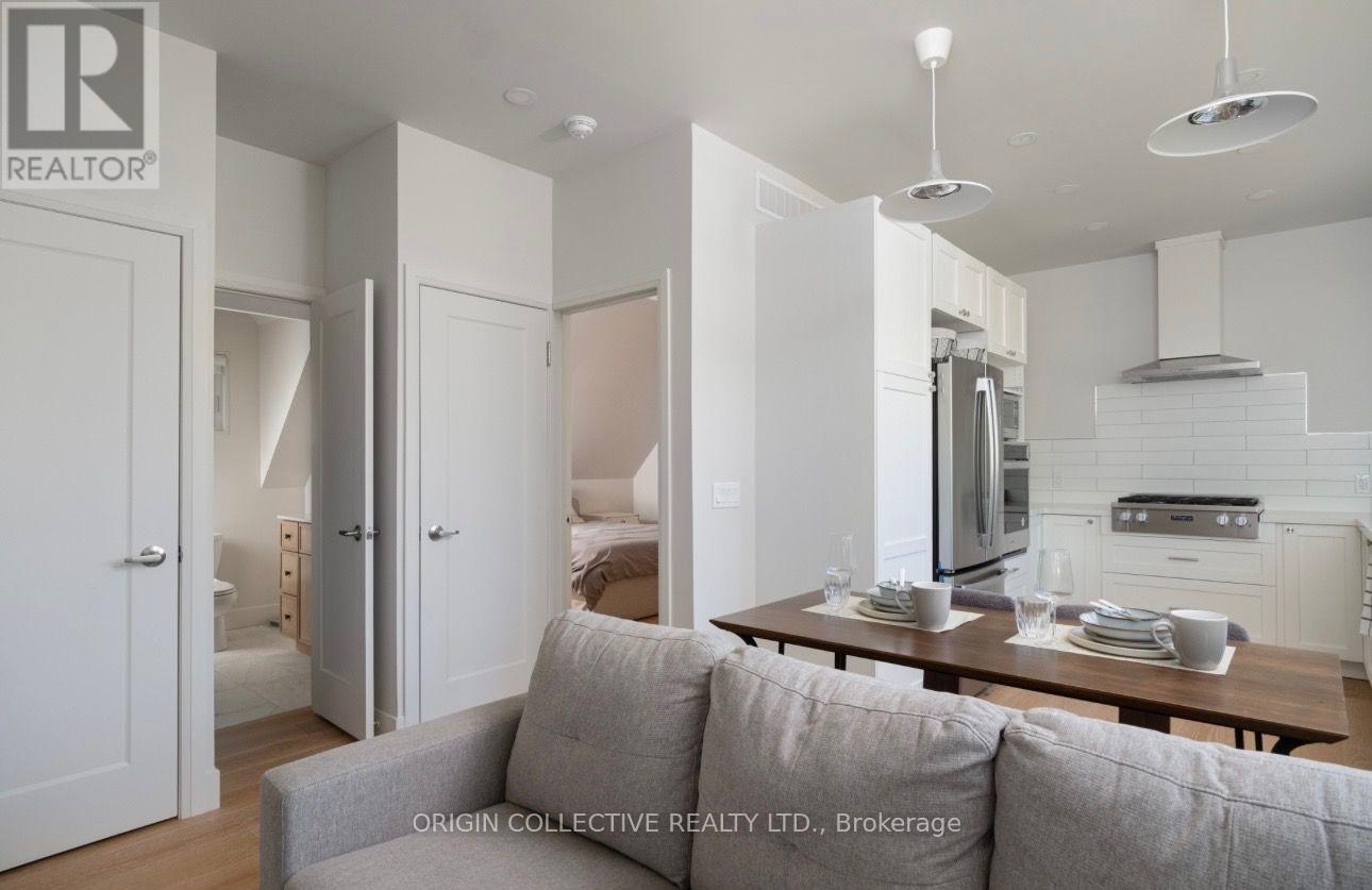 8 Oakdene Crescent, Toronto, Ontario  M4J 4H9 - Photo 8 - E14118612