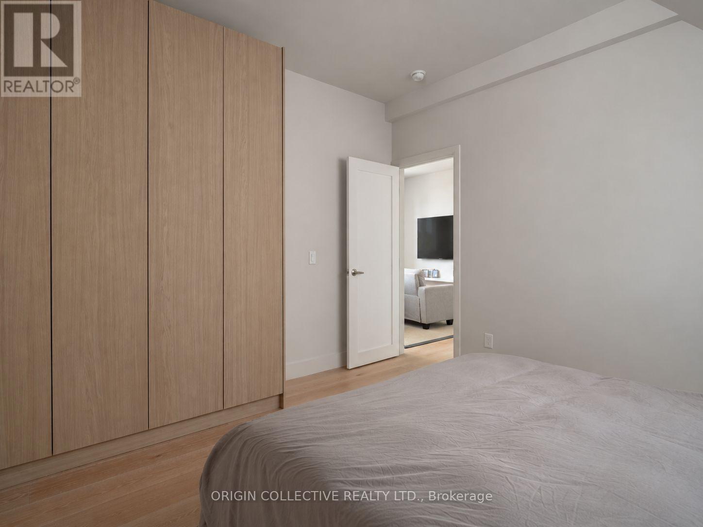 8 Oakdene Crescent, Toronto, Ontario  M4J 4H9 - Photo 9 - E14118612