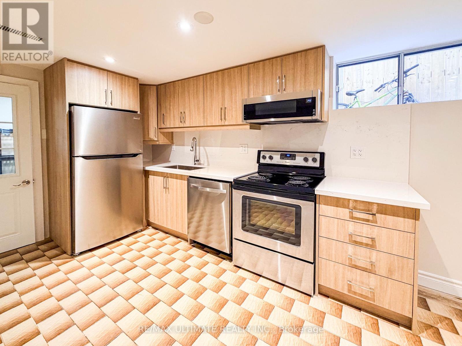 Lower - 1077 Glencairn Avenue, Toronto, Ontario  M6B 2B1 - Photo 4 - W14118624