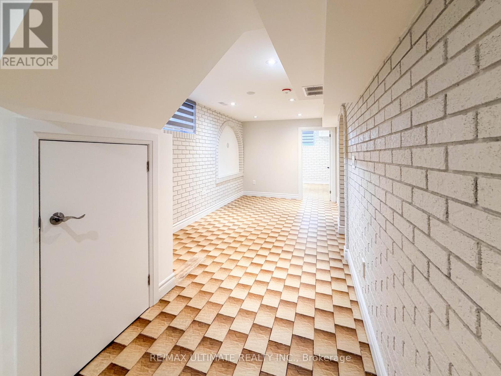 Lower - 1077 Glencairn Avenue, Toronto, Ontario  M6B 2B1 - Photo 8 - W14118624