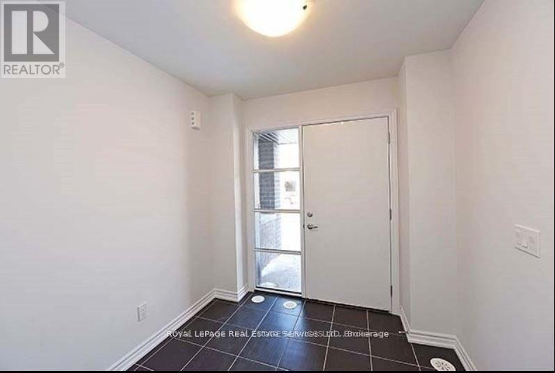 3050 Postridge Drive, Oakville, Ontario  L6H 0R9 - Photo 2 - W14118732