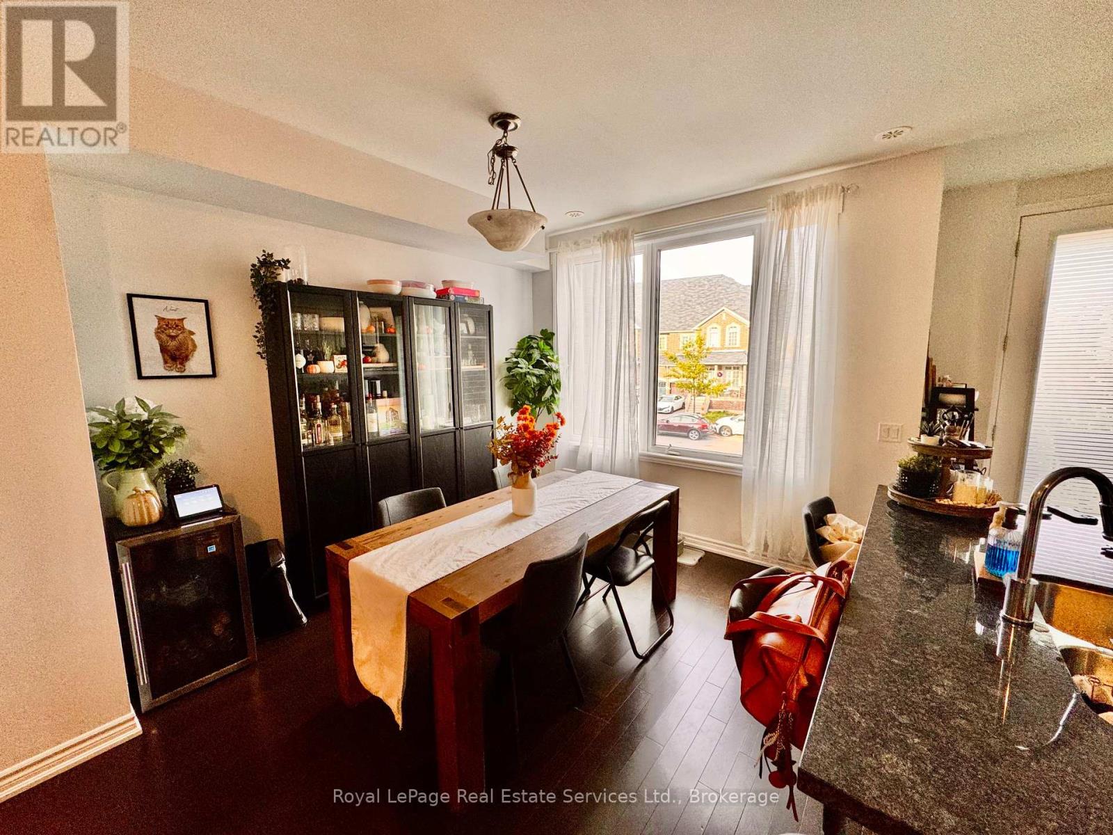 3050 Postridge Drive, Oakville, Ontario  L6H 0R9 - Photo 4 - W14118732