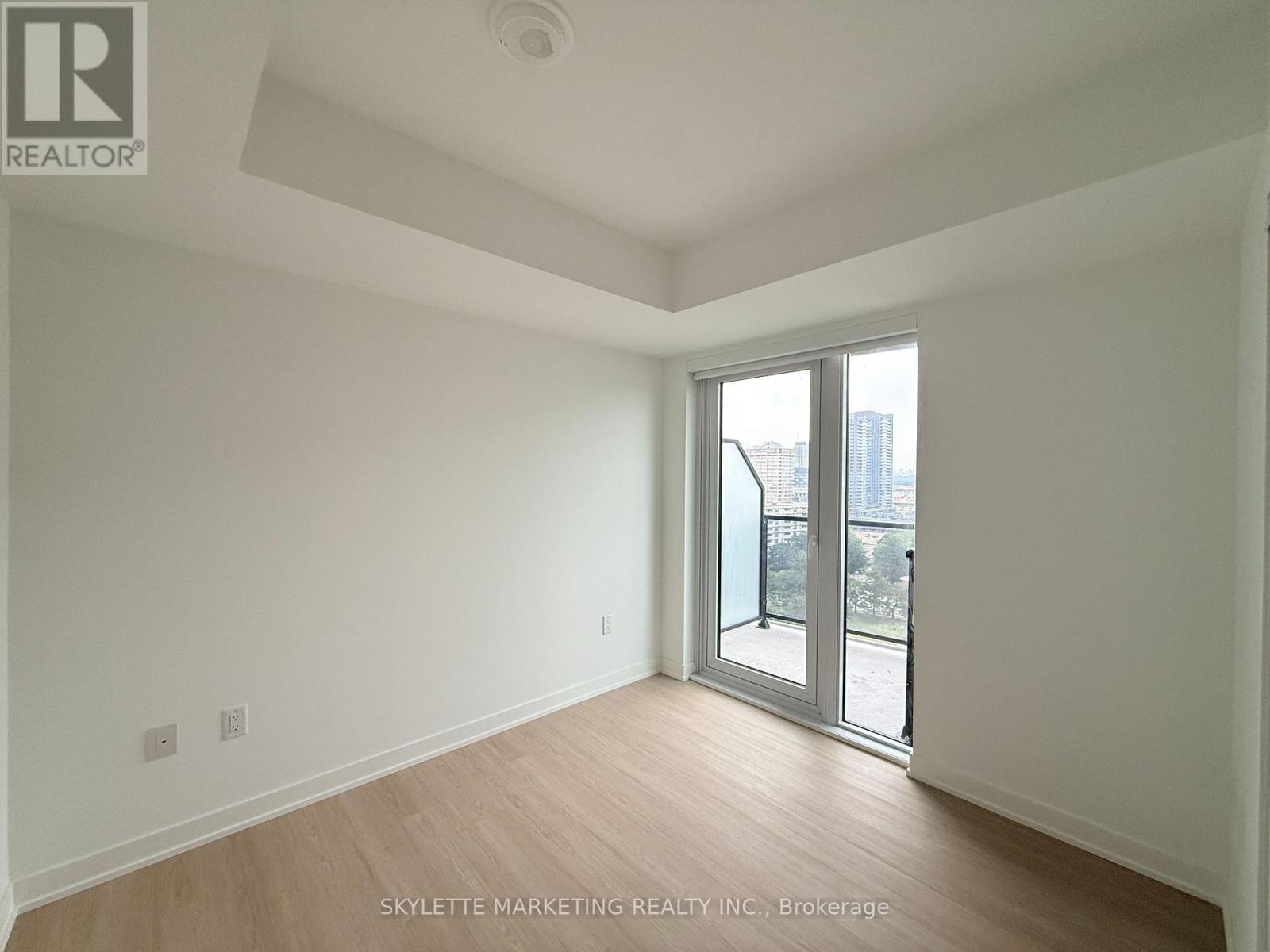 1405 - 15 David Salomon Drive, Toronto, Ontario  M3C 0T2 - Photo 6 - C14118684