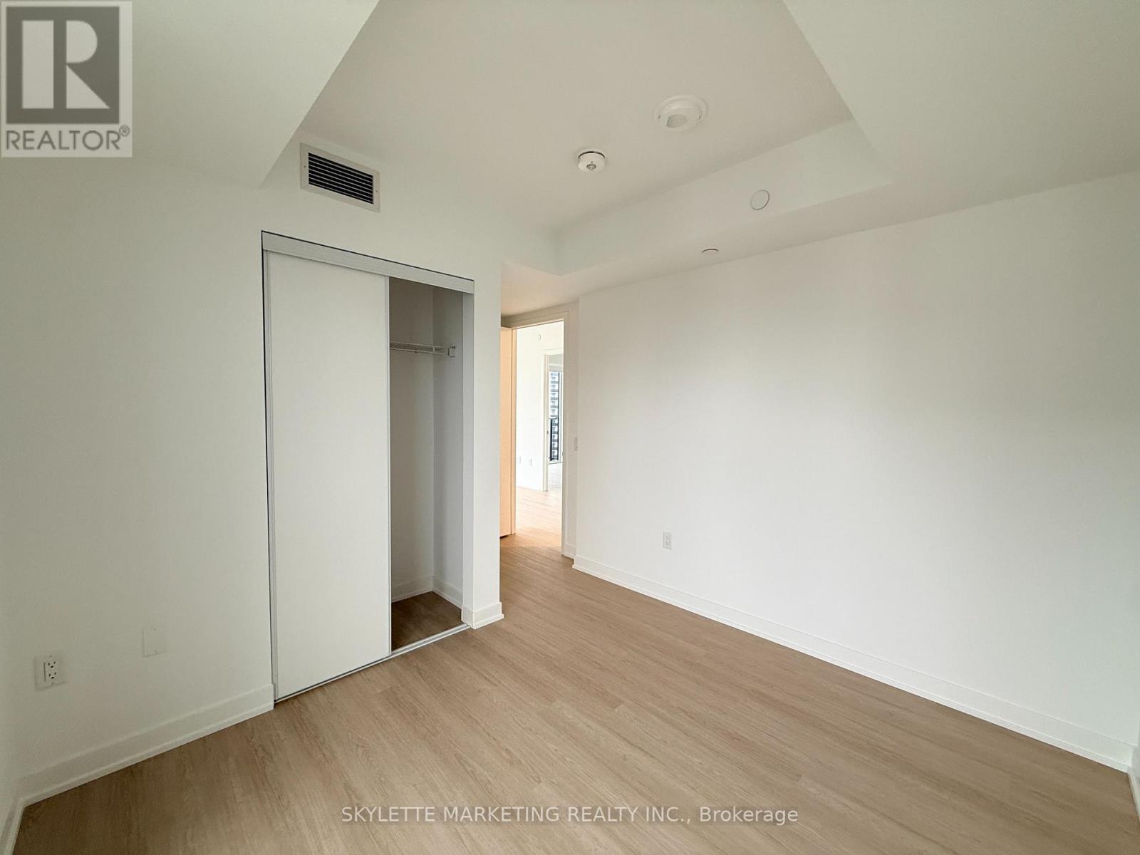 1405 - 15 David Salomon Drive, Toronto, Ontario  M3C 0T2 - Photo 8 - C14118684