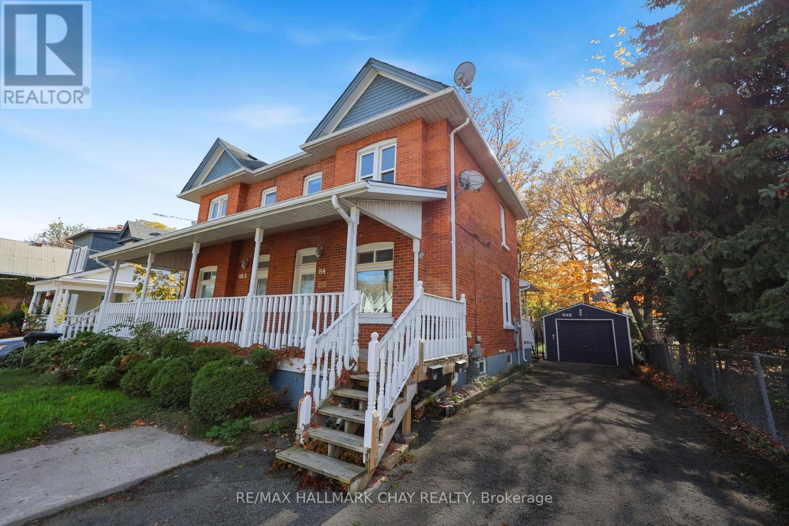 84 BURTON AVENUE, Barrie, Ontario