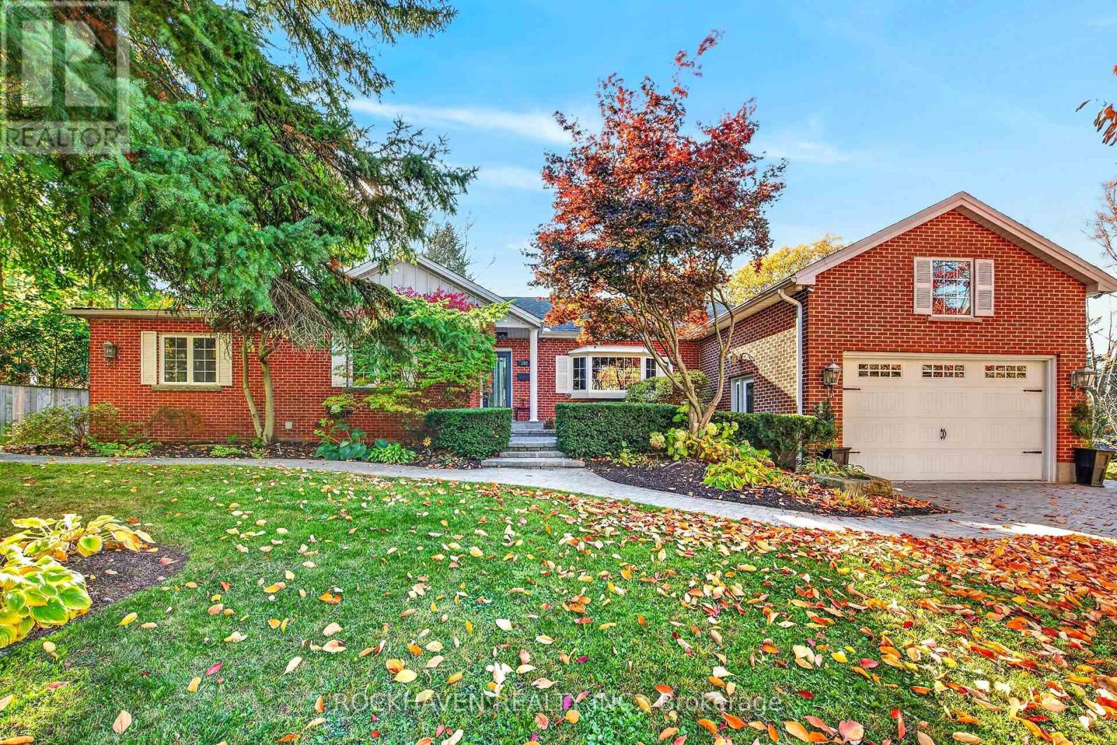 102 LOVERS LANE, Hamilton, Ontario