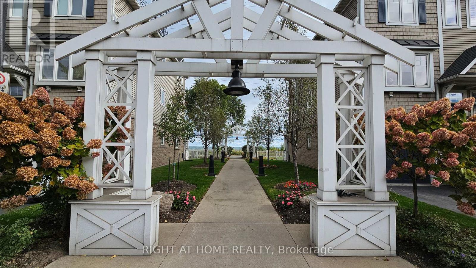 40 - 337 Beach Boulevard, Hamilton, Ontario  L8H 6W4 - Photo 3 - X14118672
