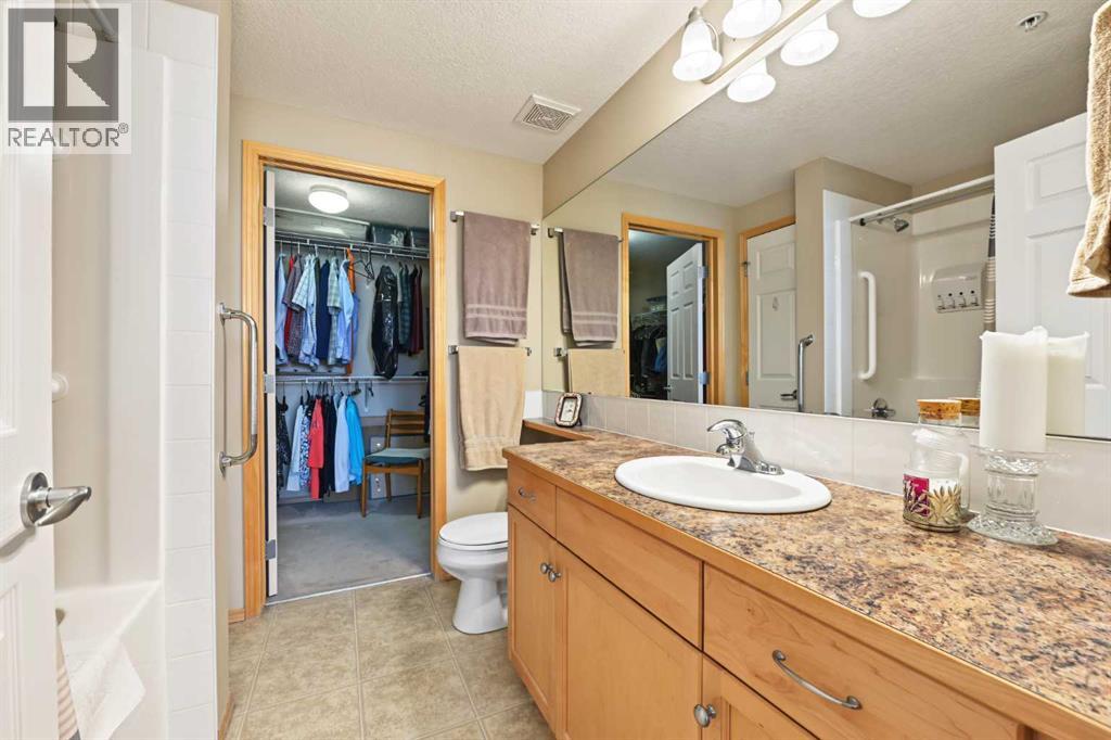 330, 15 Everstone Drive SW