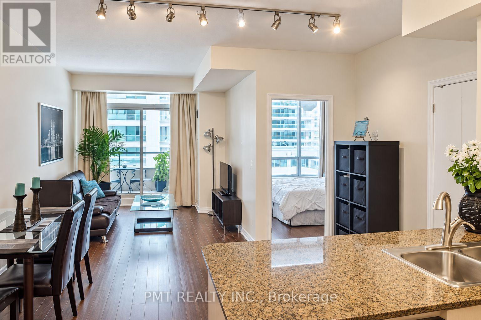 408 - 12 Yonge Street, Toronto, Ontario  M5E 1Z9 - Photo 1 - C14118764