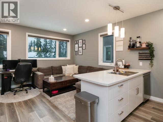 206-2009 Centennial Street, Whitehorse, Yukon  Y1A 0T4 - Photo 3 - 17779