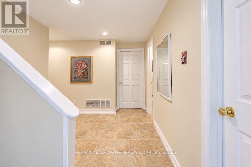 2220 Dunvegan Avenue, Oakville, Ontario  L6J 6P7 - Photo 31 - W14118320