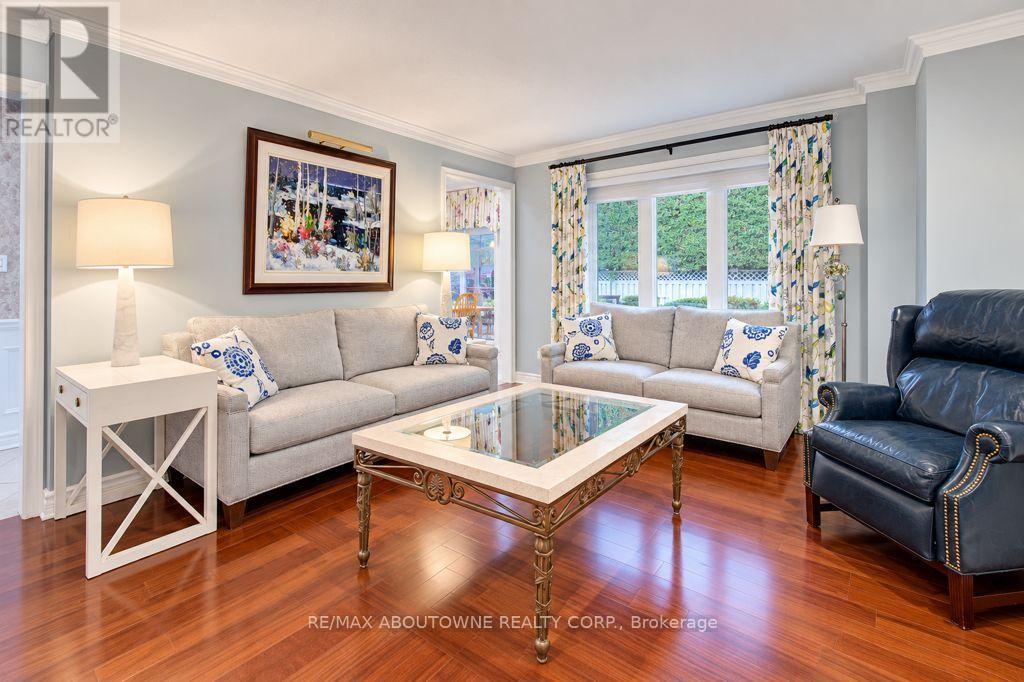 2220 Dunvegan Avenue, Oakville, Ontario  L6J 6P7 - Photo 8 - W14118320