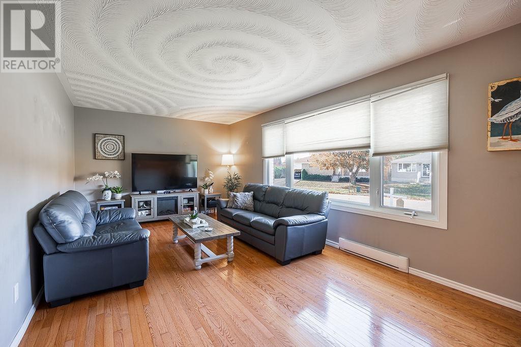 24 Chartwell Dr, Sault Ste. Marie, Ontario  P6A 6A2 - Photo 9 - SM262991