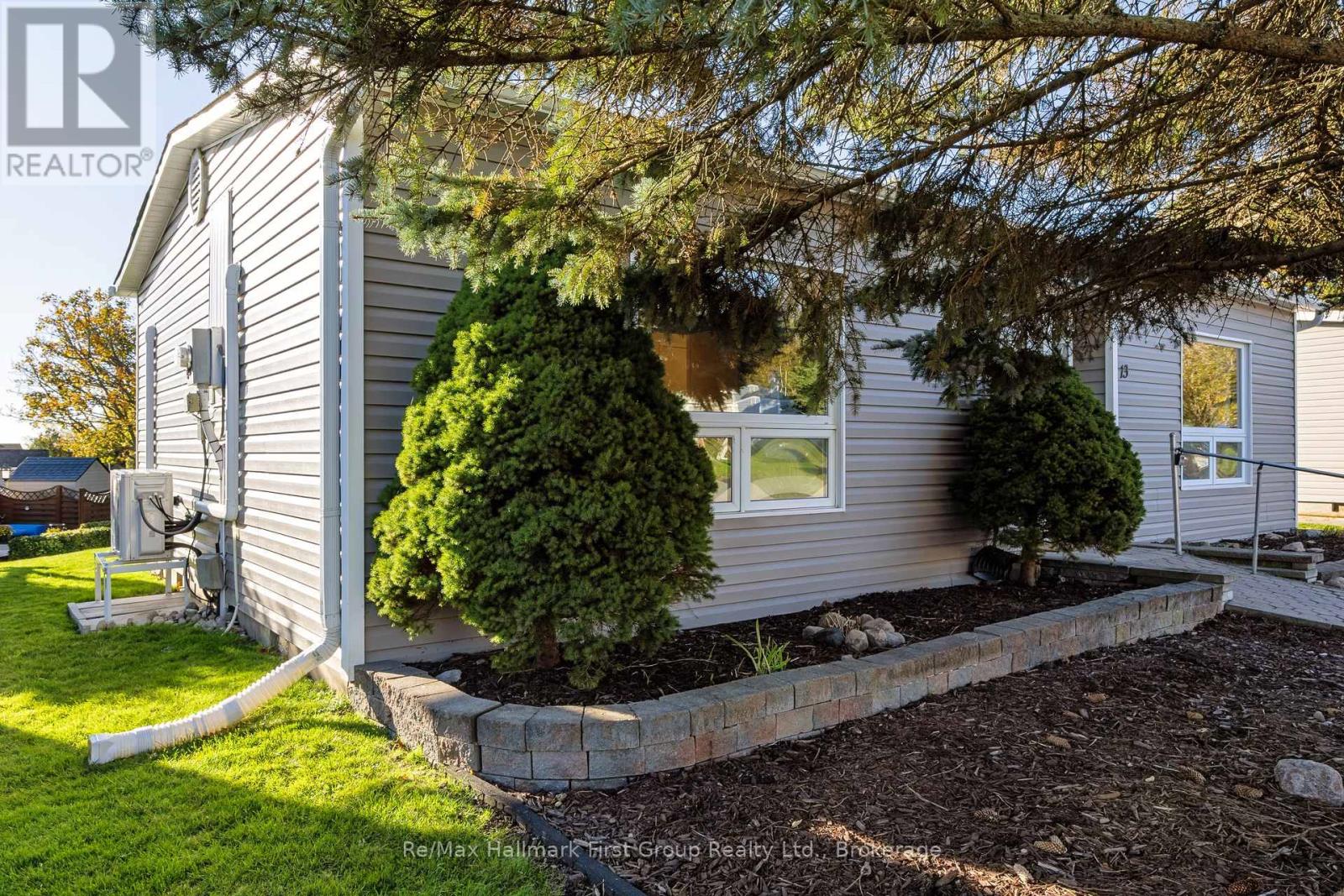 13 Heritage Lane, Clarington (Newcastle), Ontario  L1B 1H5 - Photo 4 - E14118804