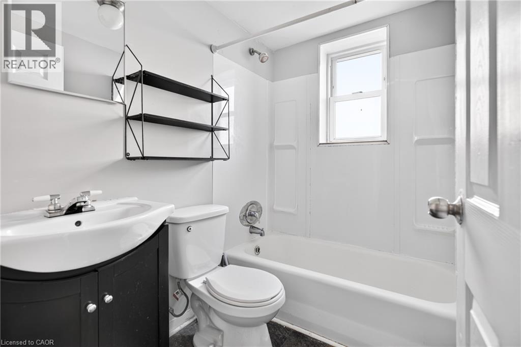 3 Applewood Avenue Unit# 1, Stoney Creek, Ontario  L8G 3S4 - Photo 21 - 40874204