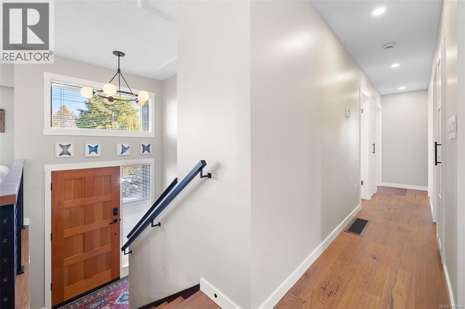 988 Monterey Ave