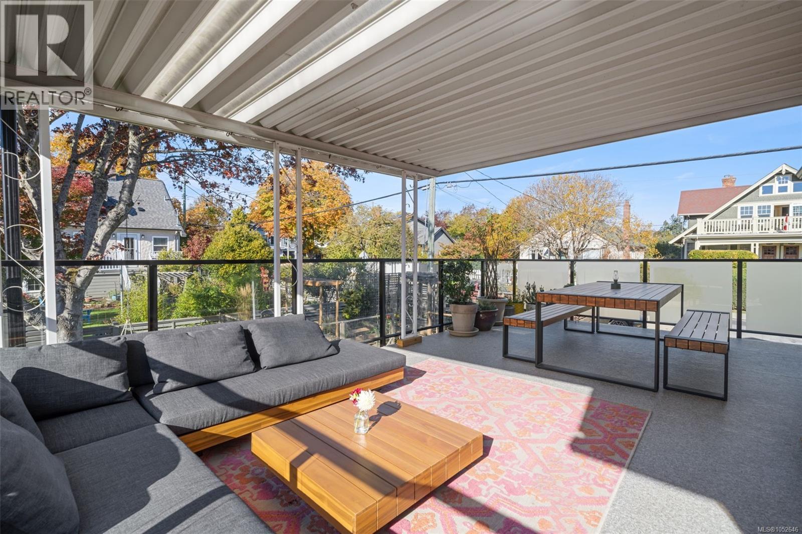 988 Monterey Ave
