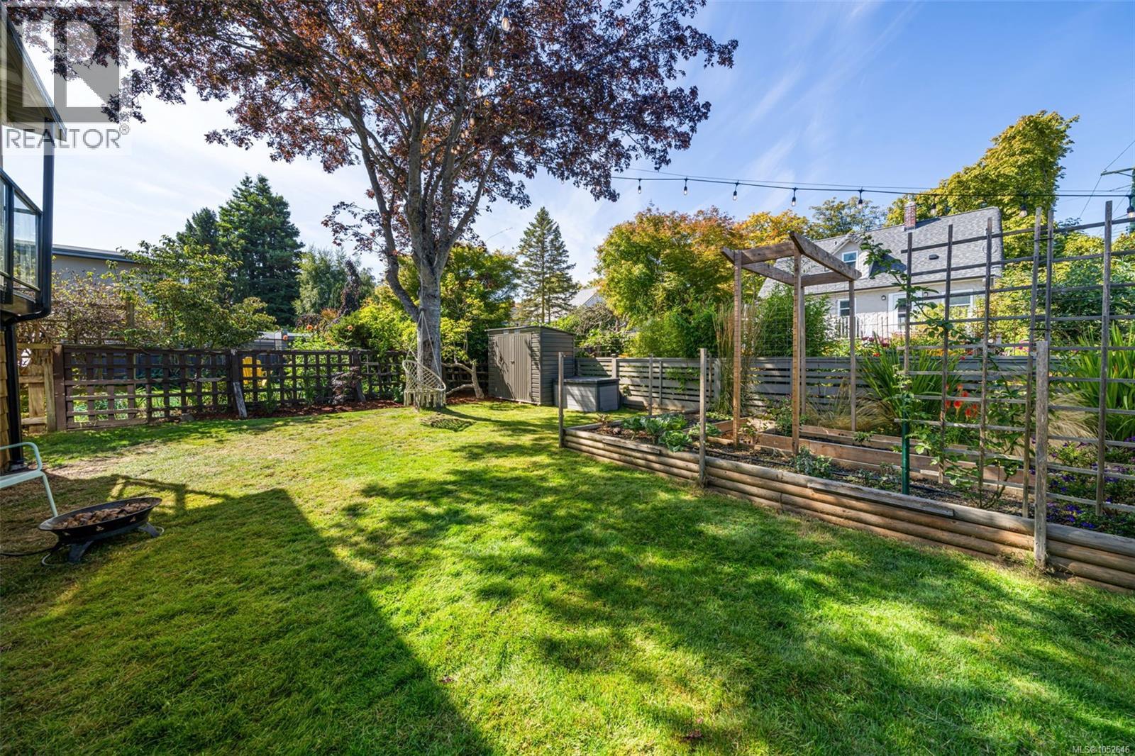 988 Monterey Ave