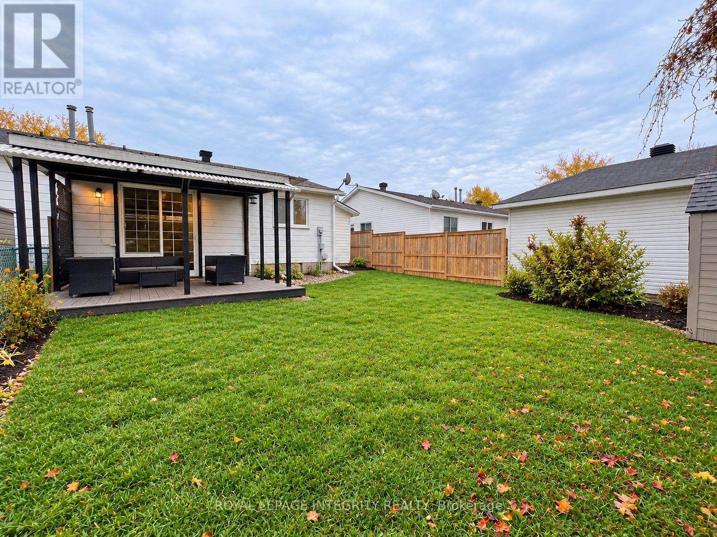 Upper Unit - 58 Binscarth Crescent, Ottawa, Ontario  K2L 1S1 - Photo 15 - X14118854