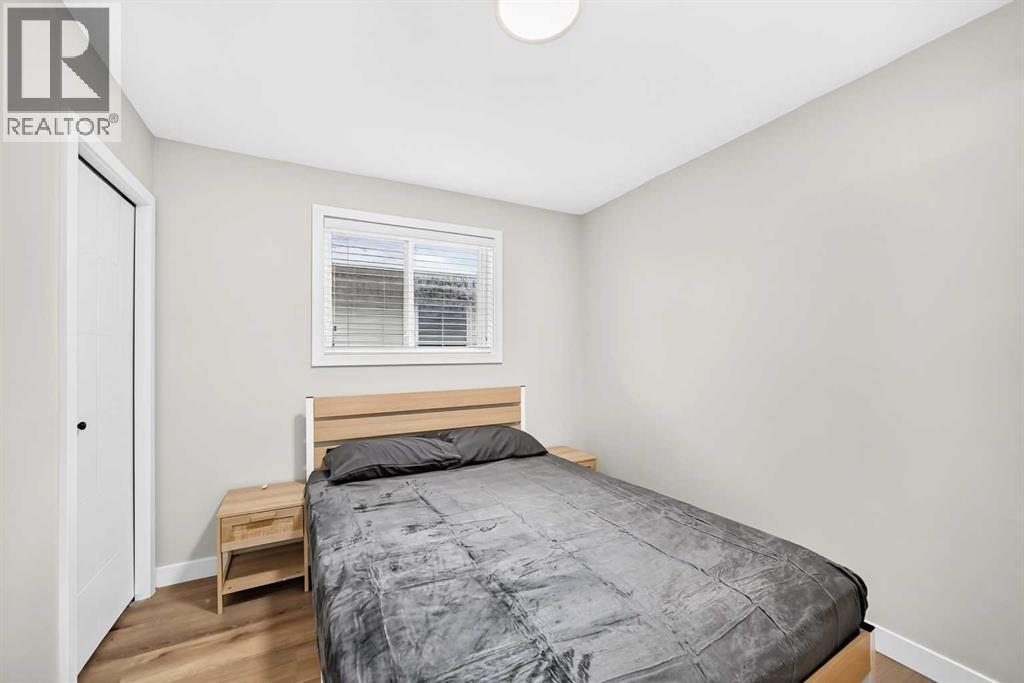 200 Panora Close NW
