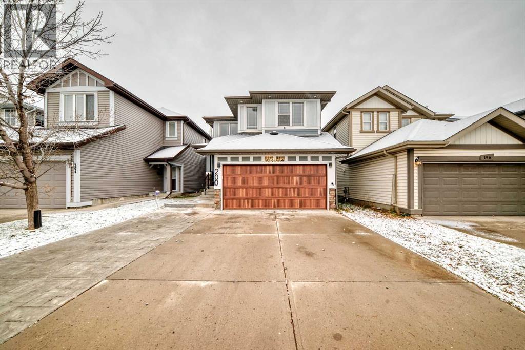 200 Panora Close NW