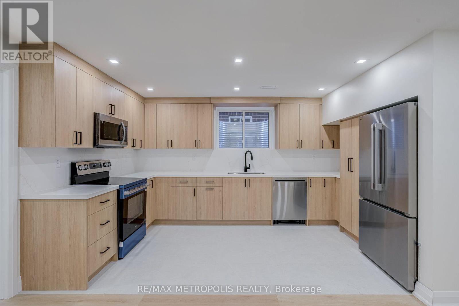 Bsmt - 43 Bridgeland Drive, Whitby, Ontario  L1P 0R2 - Photo 2 - E14118860