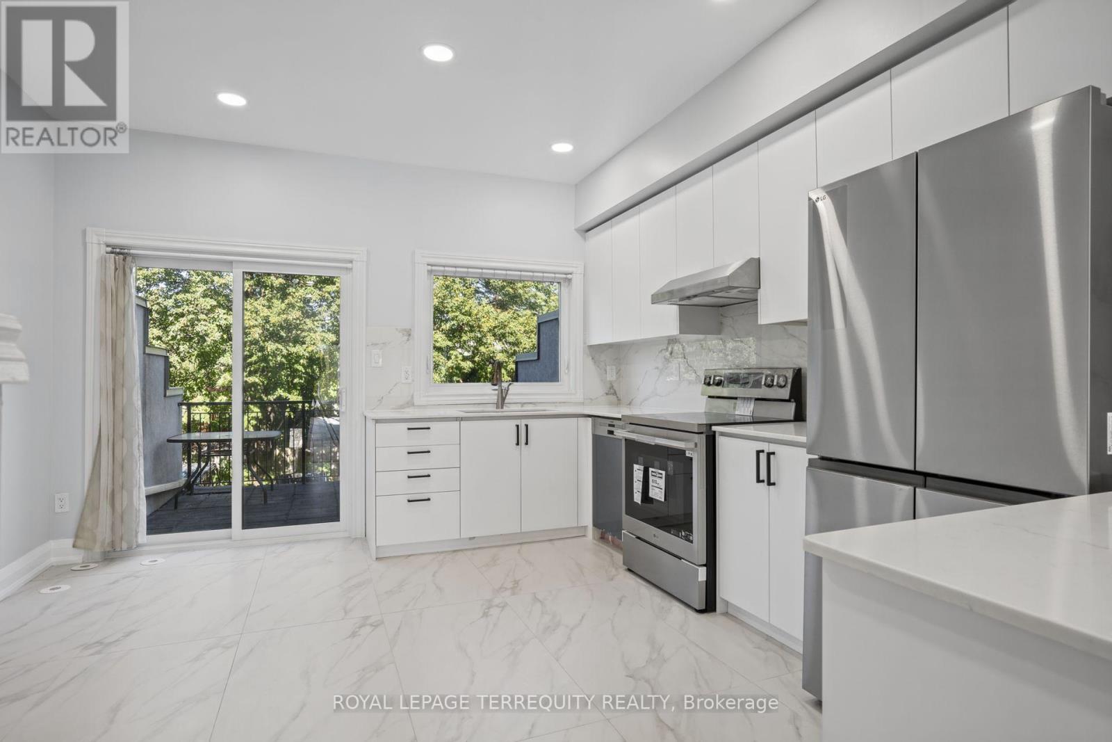 958 The Queensway, Toronto, Ontario  M8Z 1P5 - Photo 23 - W14116764